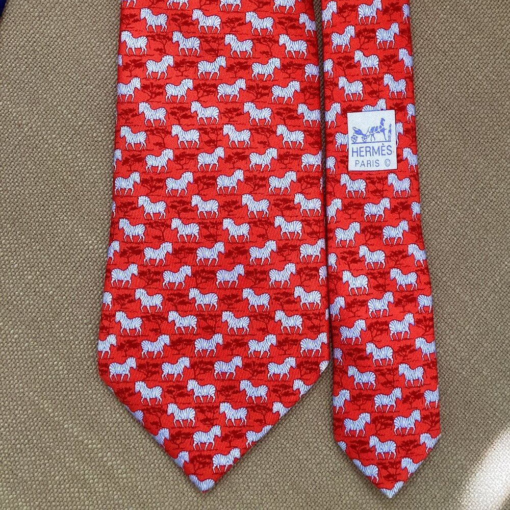 AWESOME! HERMES TIE ~ BRIGHT CHERRY RED FUN BLUE & WHITE AFRICAN ZEBRAS TREES XL - Picture 5 of 5